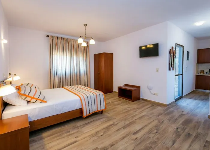 Elaionas Stone Appartement *